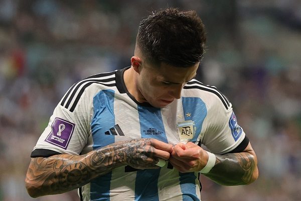 Enzo Fernández celebra su golazo contra México. Foto: EFE