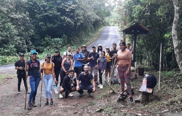 En el área los visitantes, son atraídos principalmente por su clima fresco y su belleza natural y además tienen la oportunidad de observar especies de fauna y flora. Foto. Cortesía