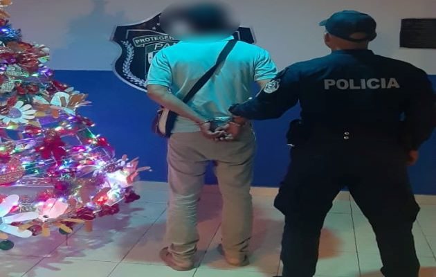 Además fueron decomisadas 27 armas de fuego; 1,234 municiones, B/.6,704.15 en efectivo y fueron recuperados siete vehículos.