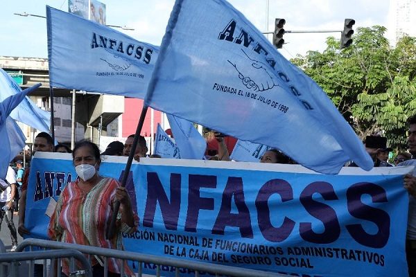 Los funcionarios marcharon este miércoles a la Asamblea. Foto: Cortesía Asamblea Nacional