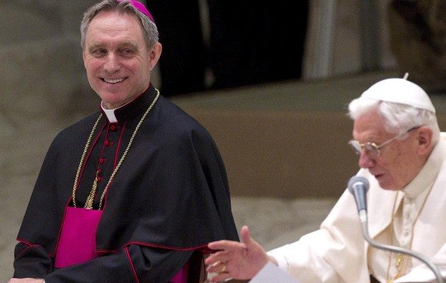 Monseñor George Gänswein, el fiel secretario de Benedicto XVI. Foto: EFE