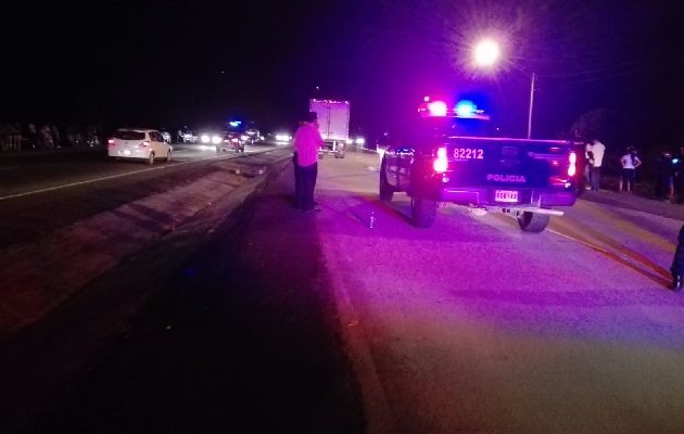 Operaciones del Tránsito de la Policía Nacional de Divisa y el Ministerio Público atendieron el accidente. Foto. Melquiades Vásquez