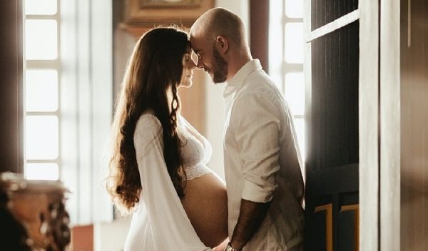 Las relaciones sexuales durante el embarazo tiene sus beneficios. Foto: Ilustrativa / Pexels