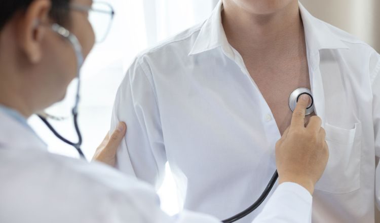 La tuberculosis es una enfermedad que se puede tratar y curar en la mayoría de los casos.