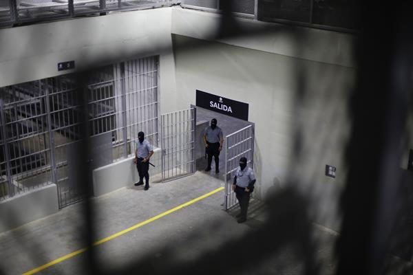 Centro de Confinamiento del Terrorismo (CECOT). Foto: EFE