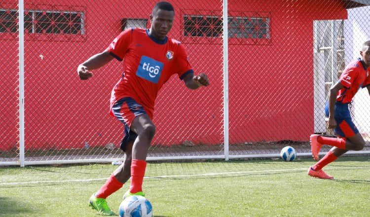 La Rojita en los entrenamiento en el  'Cascacarita' Tapia. Foto: Fedebeis