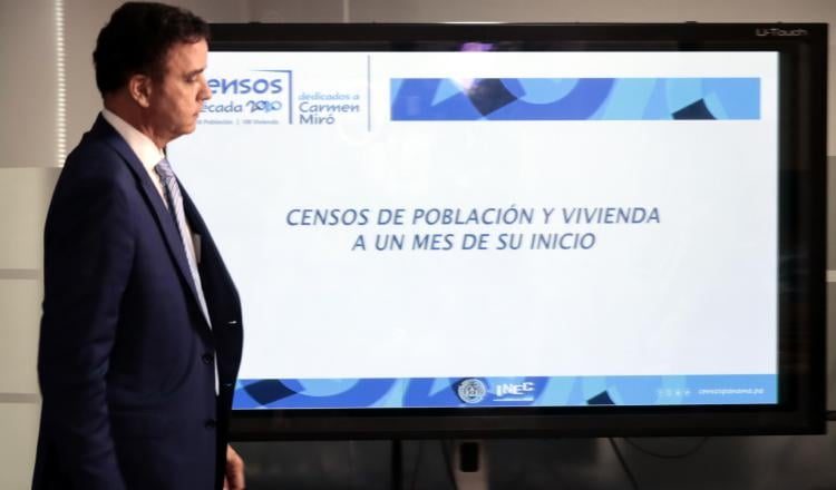 El Contralor General, Gerardo Solís, fue el encargado de anunciar los primeros resultados.  Foto: Víctor Arosemena
