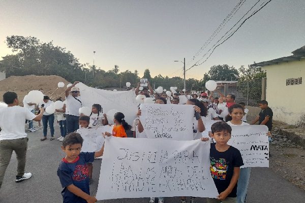 Este domingo cientos de personas se manifestaron por las principales calles de Alanje cabecera para exigirle a las autoridades del Ministerio Público se haga justicia. Foto José Vásquez