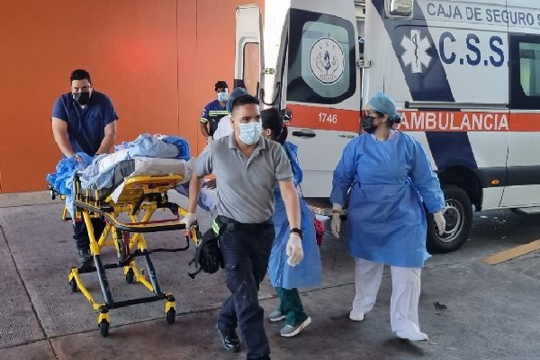 Las autoridades han solicitado a la población la donación de sangre de forma voluntaria, para hacerle frente a esta tragedia. Foto. Mayra Madrid