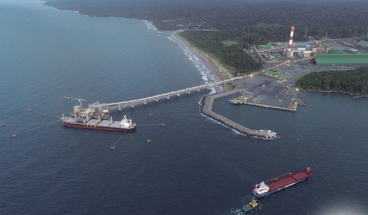 Está situación entre el Gobierno y Minera Panamá afectaría miles de empleos.    