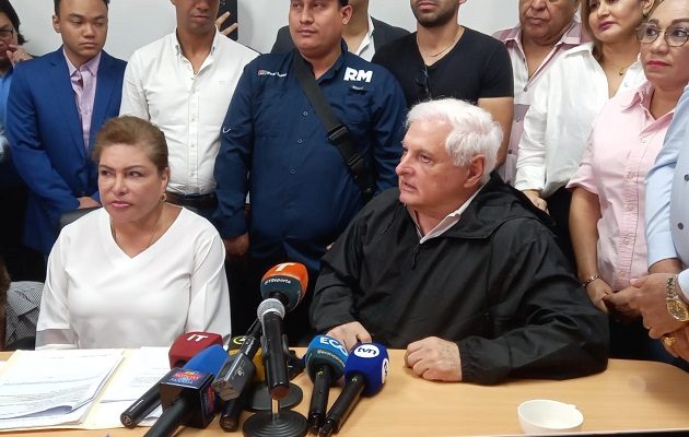 Ricardo Martinelli formalizó sus aspiraciones presidenciales este lunes. Foto: Víctor Arosemena