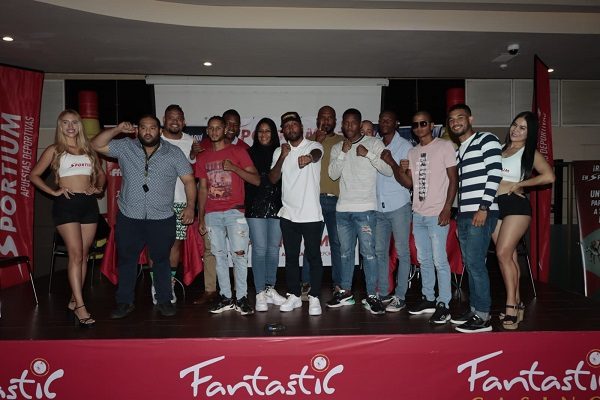 Boxeadores en la cartilla, Tributo 50, con Anselmo 'Chemito' Moreno. Foto: Victor Arosemena