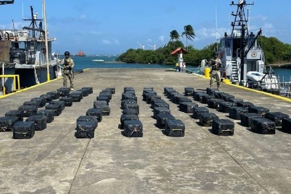 La incautación se logró durante la operación Alfa, llevada a cabo por el Servicio Nacional Aeronaval (Senan) en coordinación con el Ministerio Público. Foto. Senan