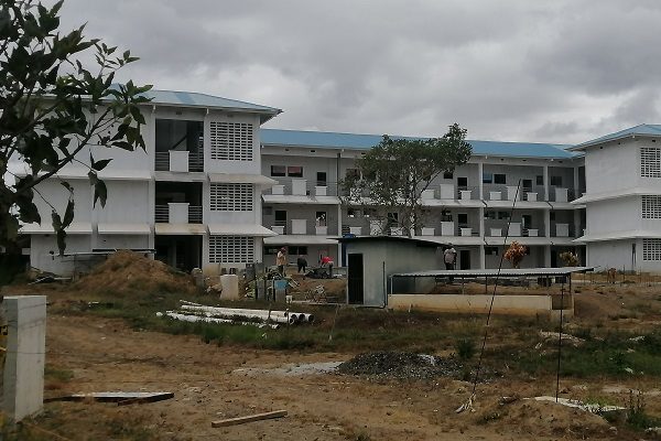 En el Colegio José Daniel Crespo de Chitré,  preocupa la culminación de obras. Foto. Thays Domínguez.