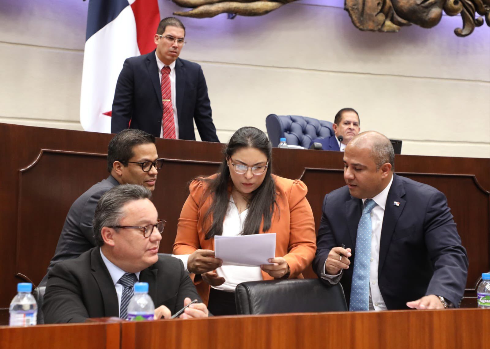 Noriel Araúz comparece ante la Asamblea Nacional.