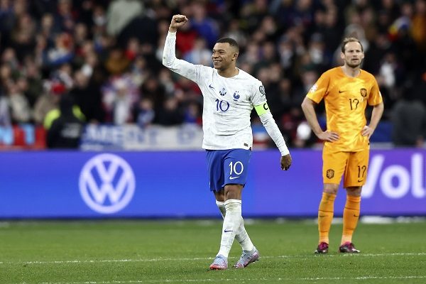 Mbappé festeja e triunfo de Francia sobre Países Bajos. Fotro: EFE