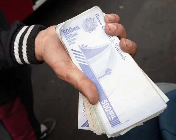 A pesar de la inflación, el Bolívar no está entre las principales monedas devaluadas del mundo. Foto: EFE