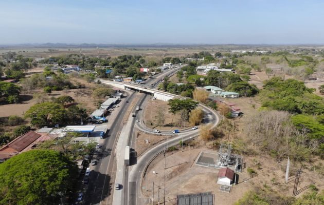 Se están realizando operativos de inversión de carriles. Foto: Cortesía Policía Nacional