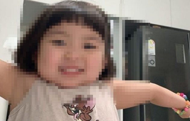 La niña es conocida internacionalmente luego de que su madre compartiera fotos en su Instagram.