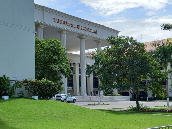 En Panamá se permite las candidaturas de libre postulación para presidente de la República desde las elecciones de mayo de 2014.