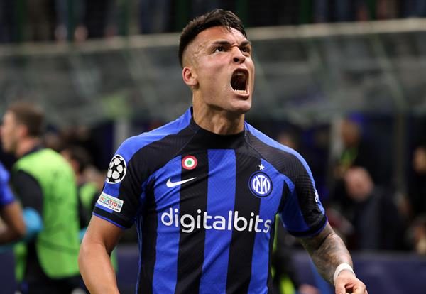 Lautaro Martínez festeja su gol para el Inter. Foto: EFE