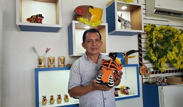 Luis Pertuz ha ido a varias ferias nacionales e internacionales. Foto: Fanny Arias