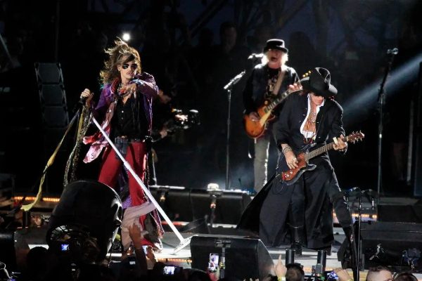 Vista del grupo estadounidense Aerosmith durante un concierto. Foto: EFE / Víctor Lerena