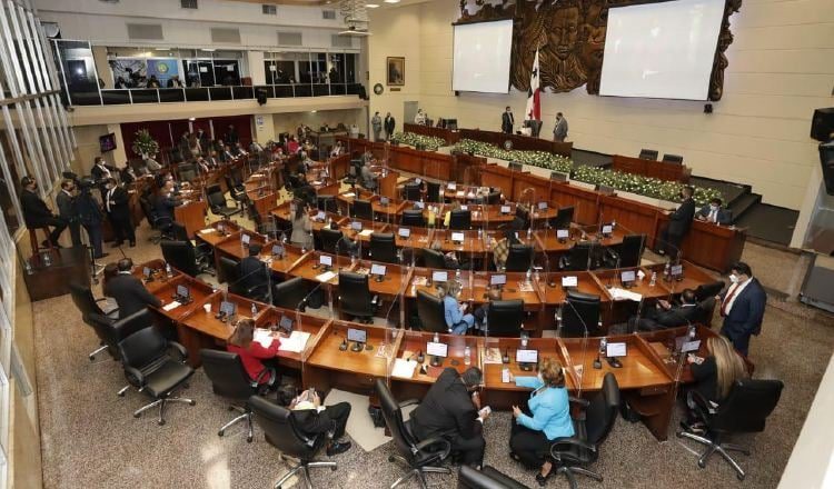 En la Asamblea Nacional de Diputados la  participación de las mujeres todavía es baja. Foto: AN