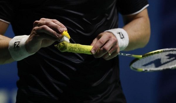 El jugador búlgaro Daniel Nikolov durante el partido individual masculino.  Foto: EFE / Juan Carlos Hidalgo