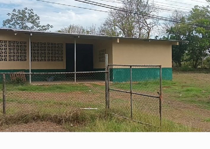 Se presume que en este depósito hay más de 400 frijoles en deterioro. Foto: Melquiades Vásquez