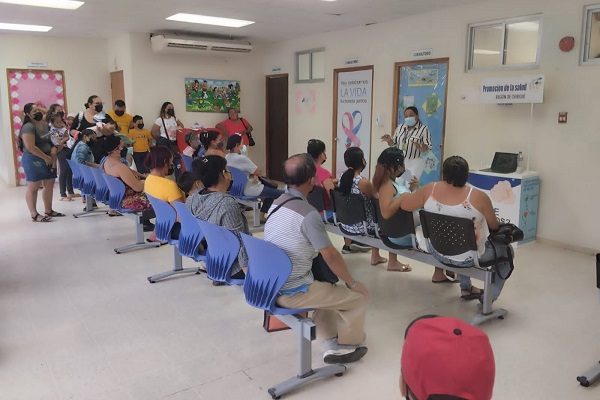 Es importante que los segmentos de la población más vulnerables completen su esquema de vacunación. Foto. José Vásquez