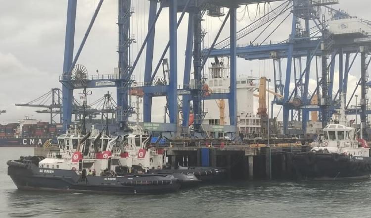 La empresa tiene a personal como capitanes sin licencia en remolcadores que navegan en aguas del Canal de Panamá.