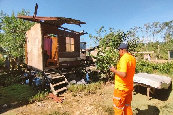 En algunos sectores las viviendas perdieron el techo. Foto. Sinaproc
