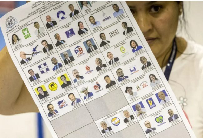 Escrutinio de la primera vuelta de las elecciones celebradas el pasado 25 de junio. Foto: EFE