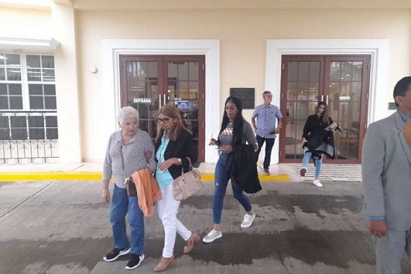Liriola Gonzáles, madre de Stephanie Rodríguez, pidió justicia para su hija, señalando que están pasando por momentos difíciles, al tener que revivir estos hechos que son traumáticos para la familia. Foto. José Vásquez