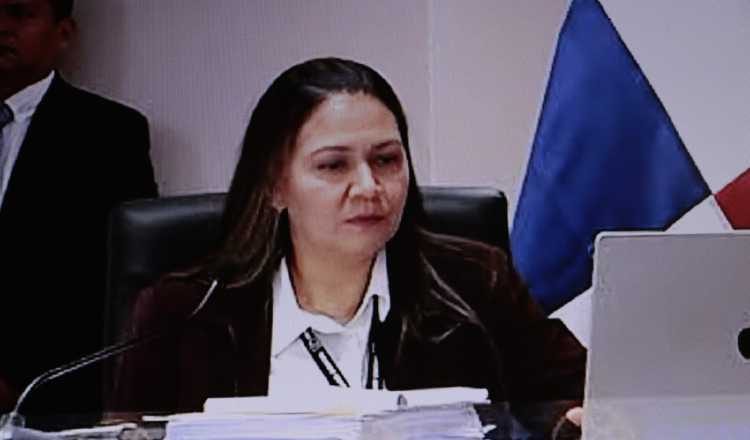 Jueza Baloísa Marquínez, durante el acto de audiencia de fondo. Víctor Arosemena