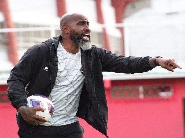 Felipe Baloy, técnico del Tauro. Foto: Twitter