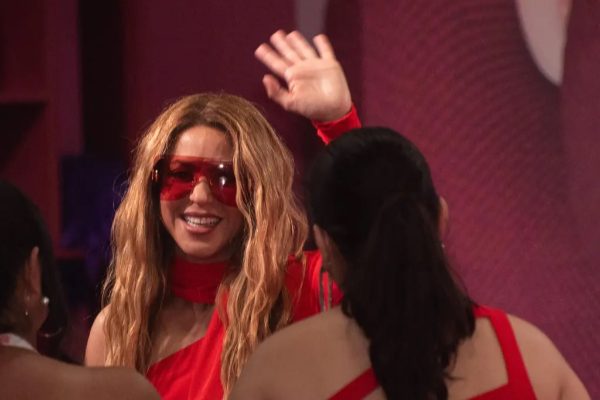 Shakira a su llegada a los Premios Juventud. Foto: EFE-EPA / Enid M. Salgado