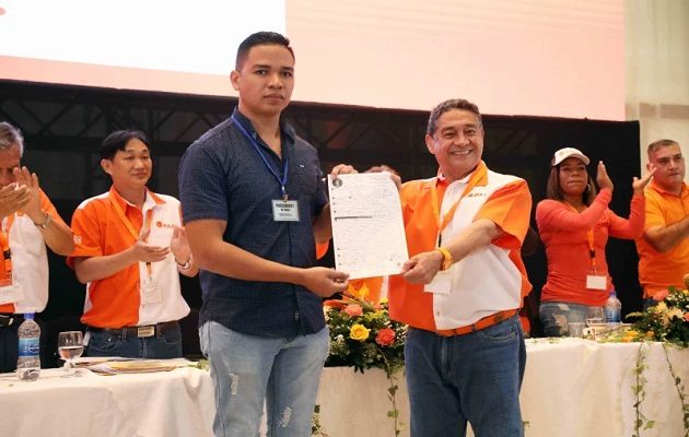 José "Toto"Álvarez al momento de su proclamación este sábado. Foto: Cortesía TE