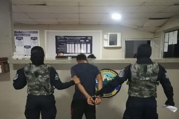 Una de las personas detenidas tenía orden de captura. Foto. Eric Montenegro