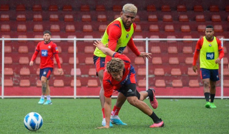 Panamá entrena en el "Cascarita" Tapia con miras a su partido contra Bolivia. Foto: Fepafut