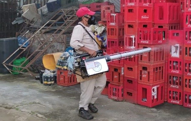 La infestación de mosquitos ha sobrepasado el 10% en varias barriadas y urbanizaciones. Foto: José Vásquez