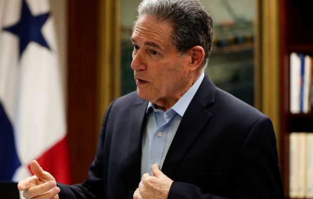 "Me atrevería a decir que ha sido la peor" crisis, dijo Arístides Royo, ministro para Asuntos del Canal. Foto: EFE