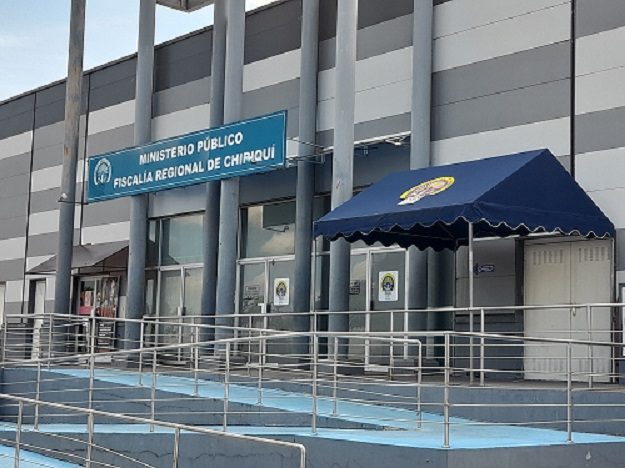 Los equipos tecnológicos incautados serán analizados por las autoridades. Foto: José Vásquez