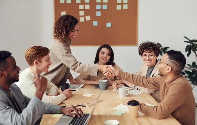 La educación es fundamental para combatir la discriminación. Foto: Pexels