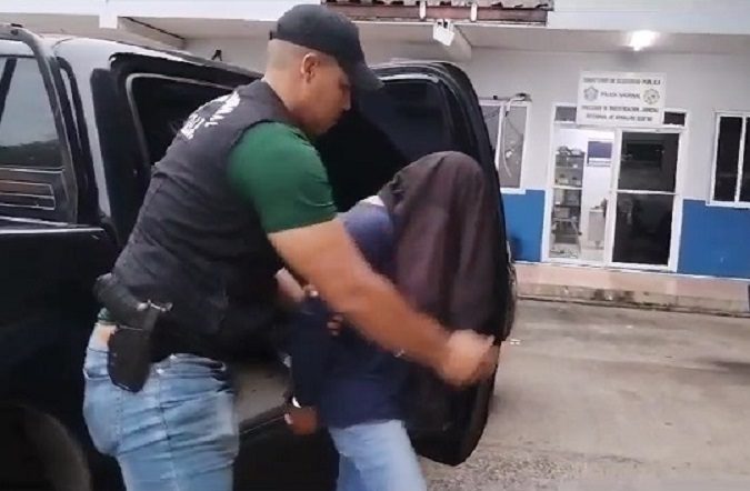 El victimario, de 25 años de edad, fue aprehendido por la Policía Nacional. Foto: Eric A. Montenegro.