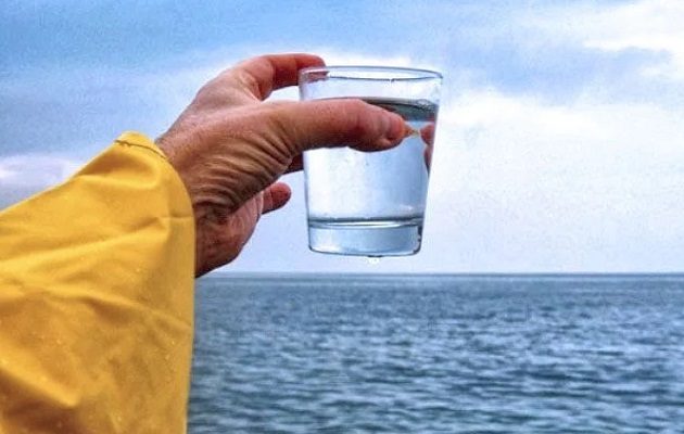 Las plantas desalinizadoras puede proporcionar una fuente de agua adicional.