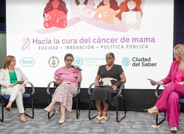 Durante el foro 'Hacia la cura del cáncer de mama'. Foto: Cortesía
