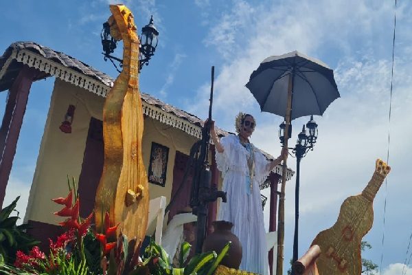La reina del evento lucio sus mejores galas en el desfile. Foto. Thays Domínguez