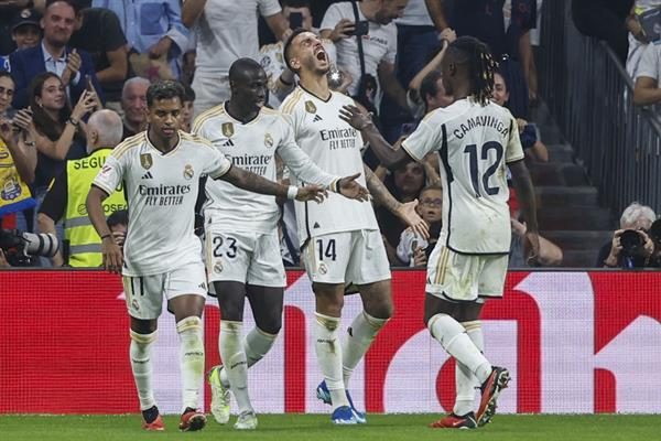 El delantero del Real Madrid Joselu Sanmartín (14) celebra  su gol ante Las Palmas. Foto: EFE
